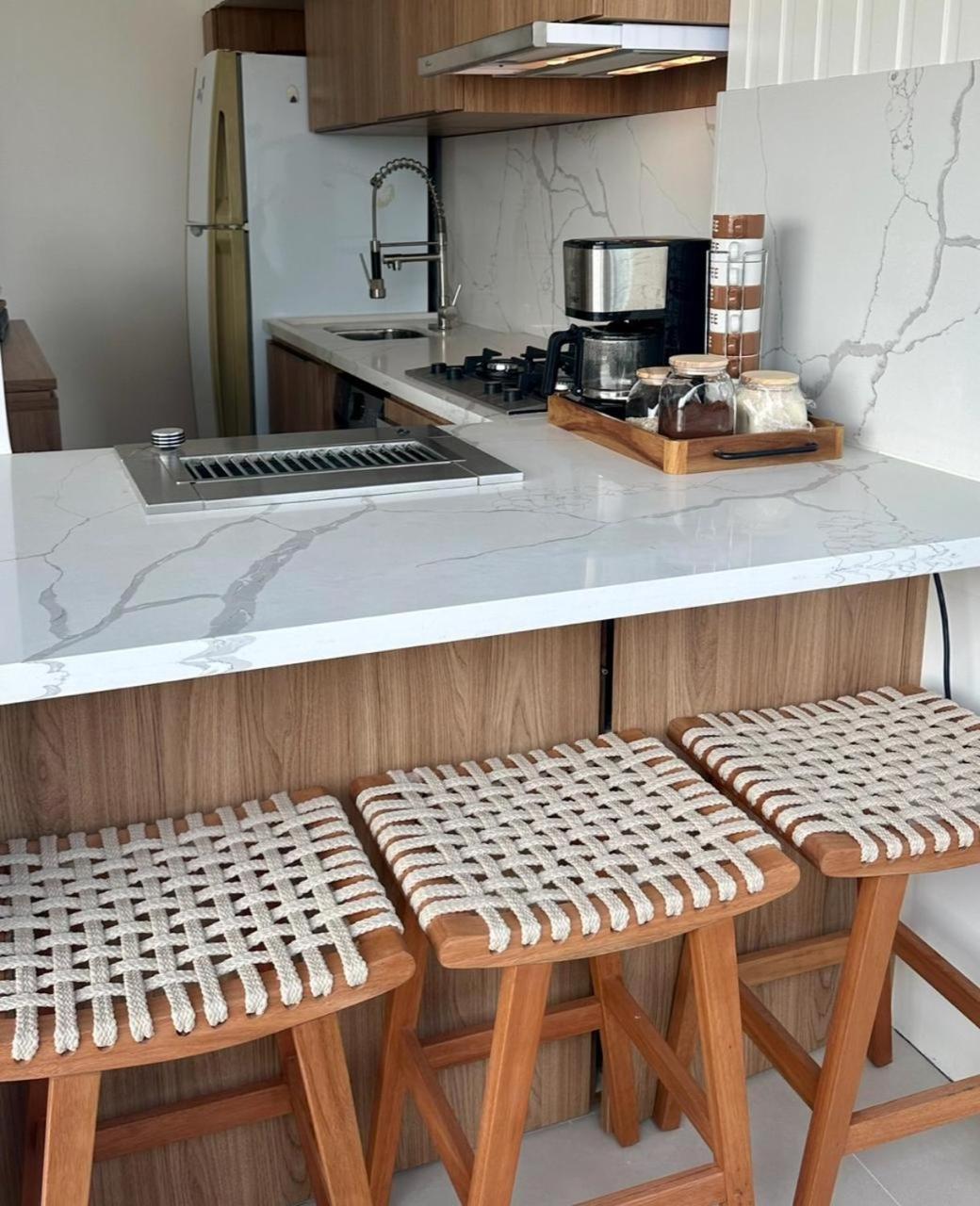 ריו דה ז'ניירו Lindo Apto No Melhor Lugar Da Barra Da Tijuca! Com Uma Vista De Tirar O Folego, Frente Para O Mar! Totalmente Equipado E Decorado Ao Lado Dos Melhores Hoteis E Quiosques Da Barra! Portaria 24H, Piscina, Sauna, Jacuzzi, Academia, Garagem, Wi-Fi, Lavan מראה חיצוני תמונה
