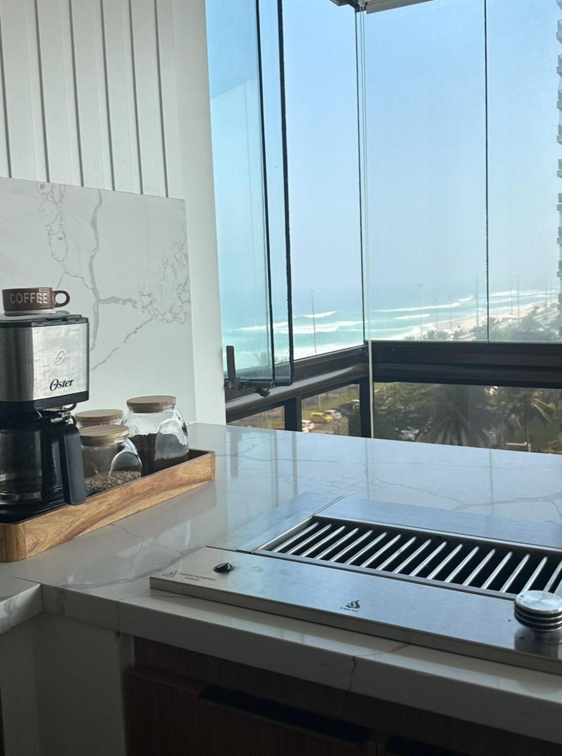 ריו דה ז'ניירו Lindo Apto No Melhor Lugar Da Barra Da Tijuca! Com Uma Vista De Tirar O Folego, Frente Para O Mar! Totalmente Equipado E Decorado Ao Lado Dos Melhores Hoteis E Quiosques Da Barra! Portaria 24H, Piscina, Sauna, Jacuzzi, Academia, Garagem, Wi-Fi, Lavan מראה חיצוני תמונה