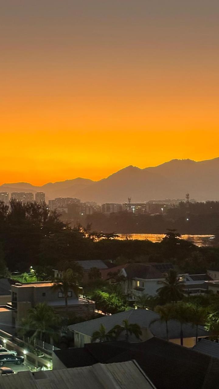 ריו דה ז'ניירו Lindo Apto No Melhor Lugar Da Barra Da Tijuca! Com Uma Vista De Tirar O Folego, Frente Para O Mar! Totalmente Equipado E Decorado Ao Lado Dos Melhores Hoteis E Quiosques Da Barra! Portaria 24H, Piscina, Sauna, Jacuzzi, Academia, Garagem, Wi-Fi, Lavan מראה חיצוני תמונה