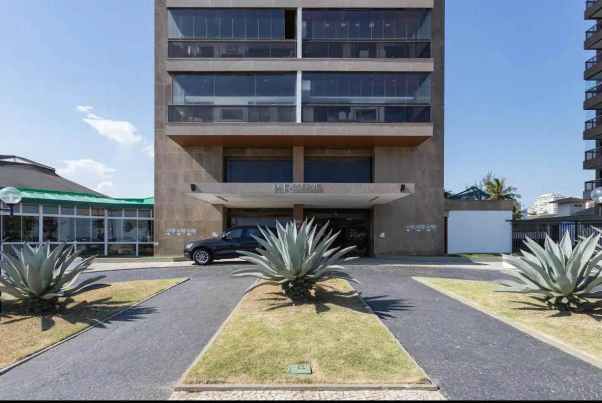 ריו דה ז'ניירו Lindo Apto No Melhor Lugar Da Barra Da Tijuca! Com Uma Vista De Tirar O Folego, Frente Para O Mar! Totalmente Equipado E Decorado Ao Lado Dos Melhores Hoteis E Quiosques Da Barra! Portaria 24H, Piscina, Sauna, Jacuzzi, Academia, Garagem, Wi-Fi, Lavan מראה חיצוני תמונה