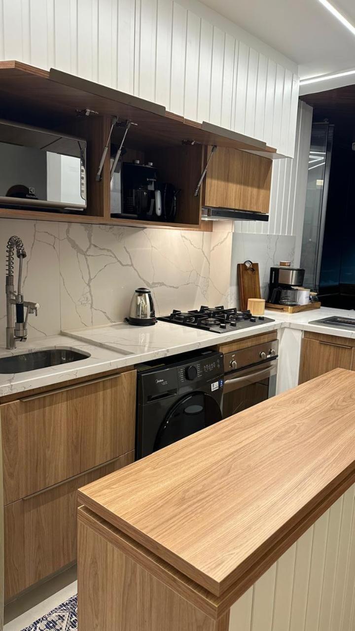 ריו דה ז'ניירו Lindo Apto No Melhor Lugar Da Barra Da Tijuca! Com Uma Vista De Tirar O Folego, Frente Para O Mar! Totalmente Equipado E Decorado Ao Lado Dos Melhores Hoteis E Quiosques Da Barra! Portaria 24H, Piscina, Sauna, Jacuzzi, Academia, Garagem, Wi-Fi, Lavan מראה חיצוני תמונה