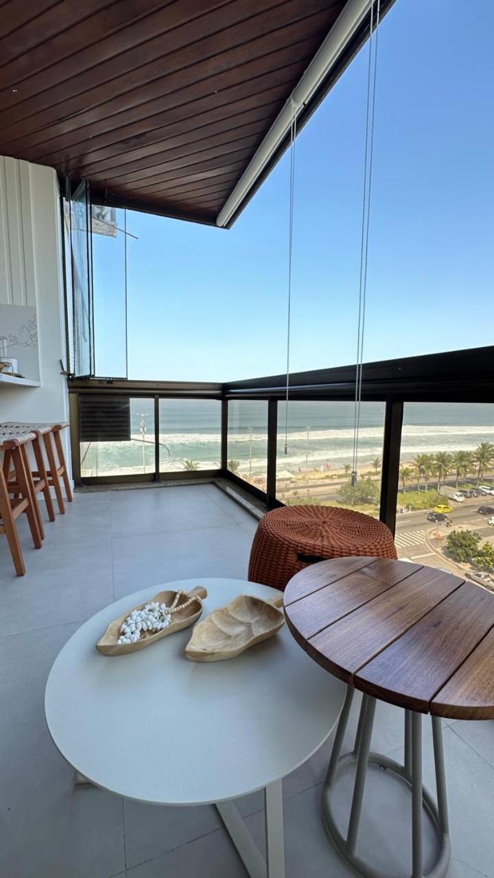 ריו דה ז'ניירו Lindo Apto No Melhor Lugar Da Barra Da Tijuca! Com Uma Vista De Tirar O Folego, Frente Para O Mar! Totalmente Equipado E Decorado Ao Lado Dos Melhores Hoteis E Quiosques Da Barra! Portaria 24H, Piscina, Sauna, Jacuzzi, Academia, Garagem, Wi-Fi, Lavan מראה חיצוני תמונה